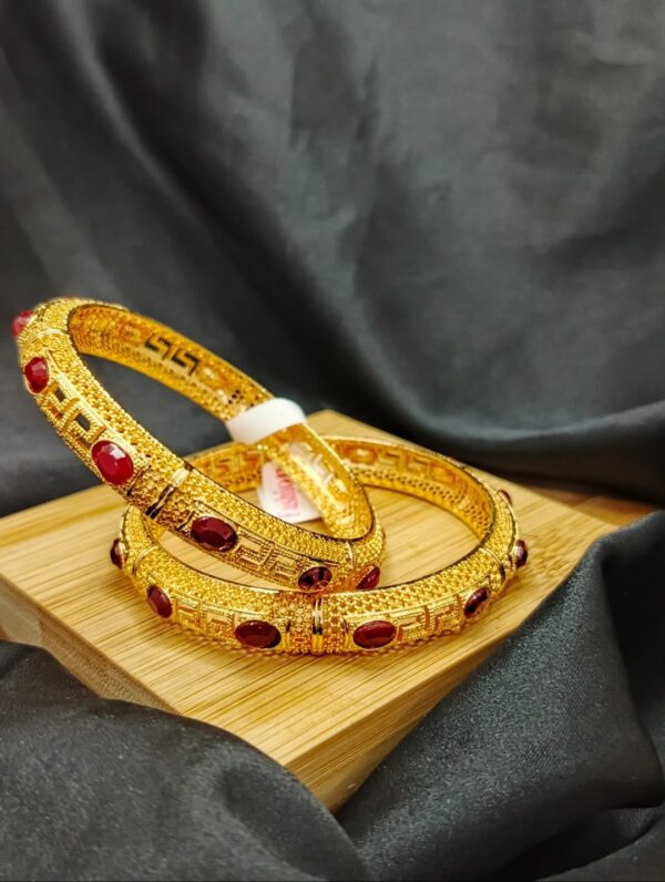 LustreGem Handcuff