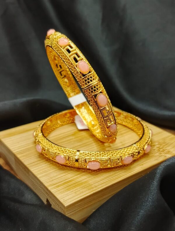 LustreGem Handcuff - Image 3