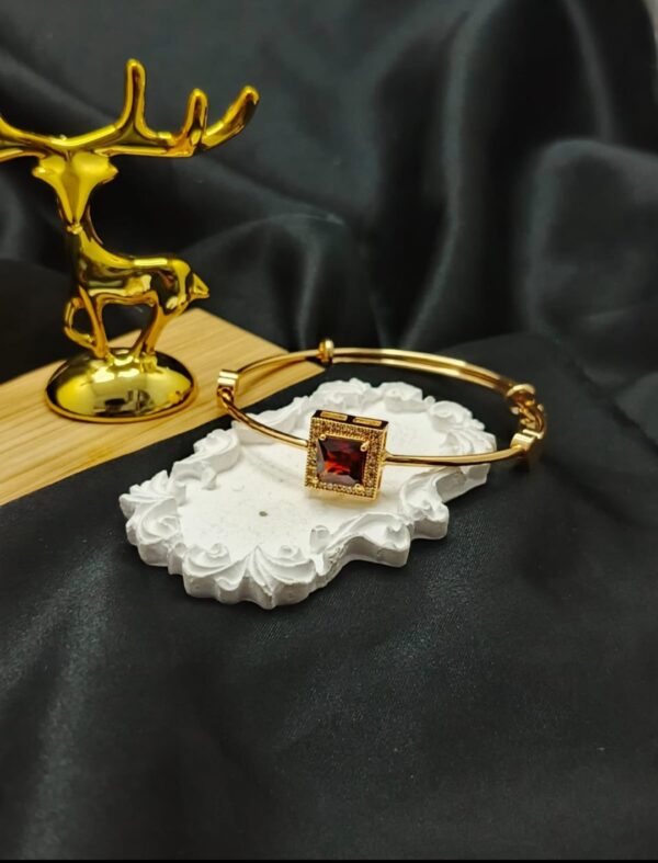 Square Radiance Handcuff - Image 2