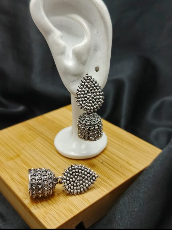 Noor Teardrop Jhumkis