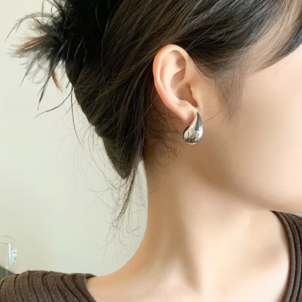 Vintage Gold Platted Teardrop Shape Earrings - Image 2